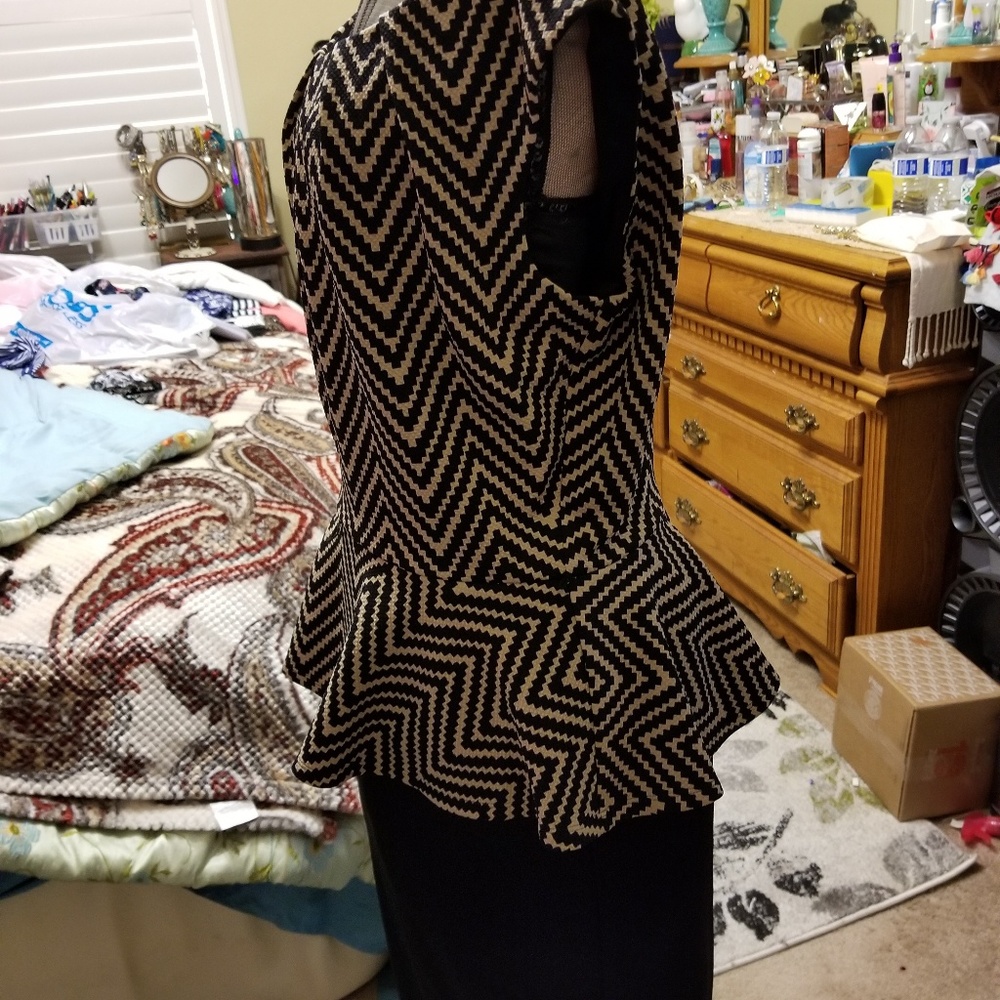 Dress - Picture 3 of 3